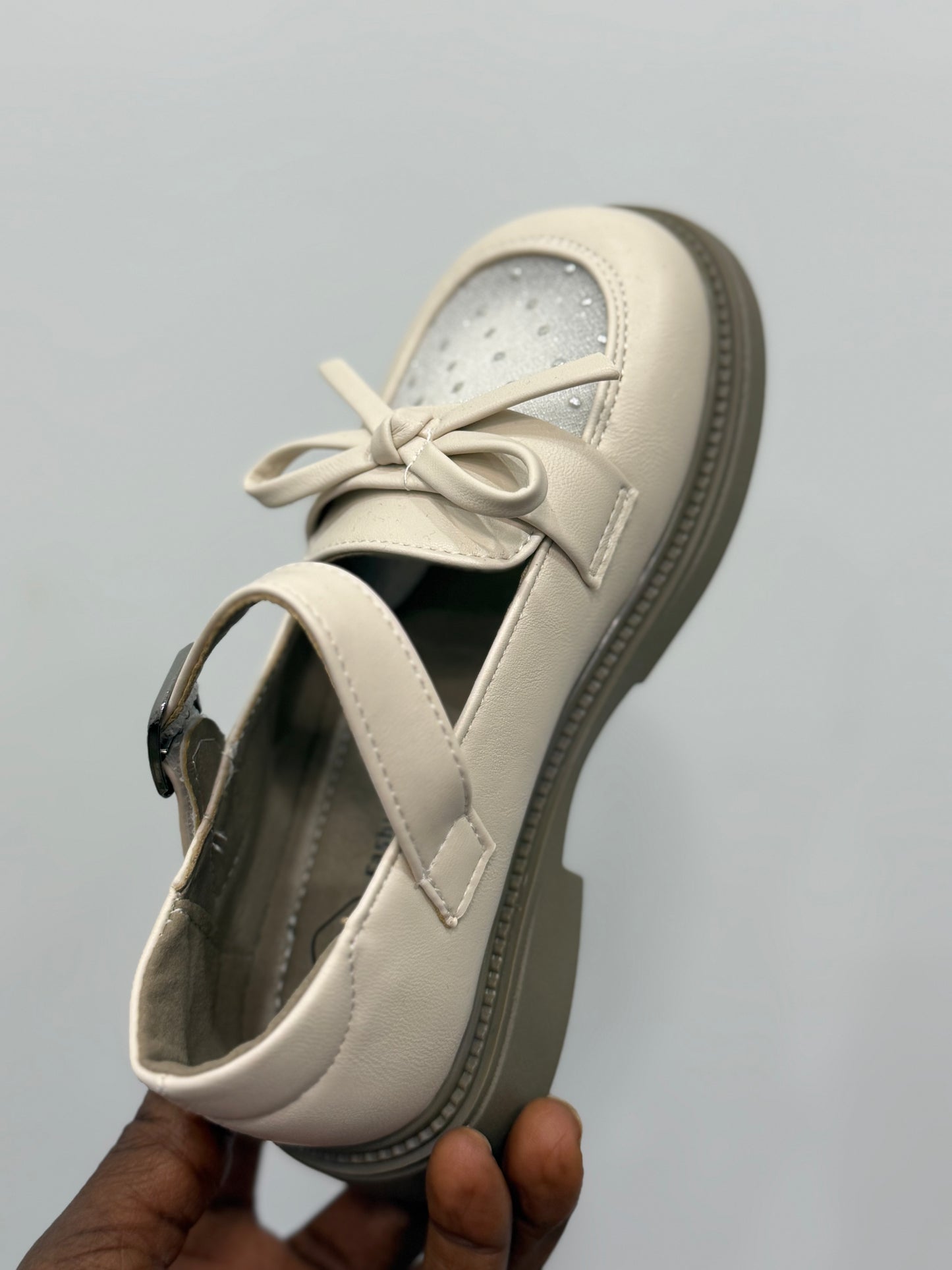 Creamy Bow