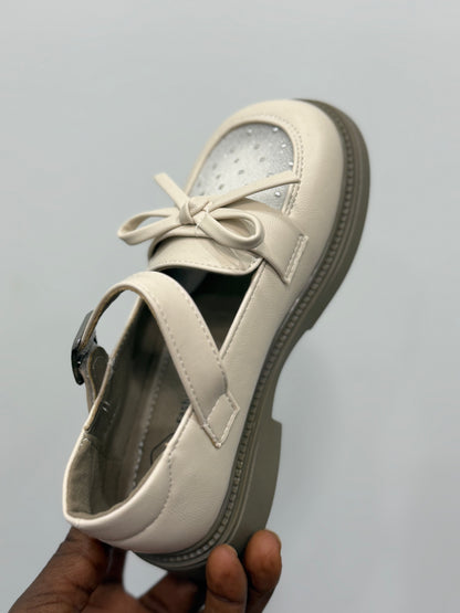 Creamy Bow